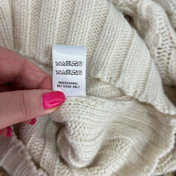 AKNVAS Kendall Wool Blend Cable Knit Sweater In Off White Size L - Picture 8 of 10